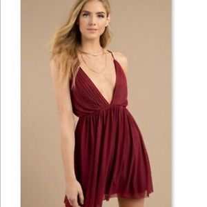 Tobi wine lace up dress